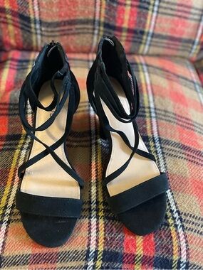 Torrid Black Suede Strappy Ankle Strap Heels Shoes Wide 8 NWOT